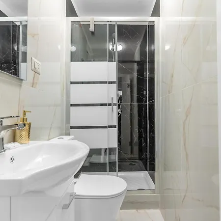 Arq16 - Duomo-loreto - - Modern Apartment