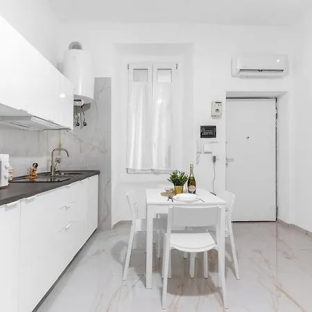 Arq16 - Duomo-loreto - - Modern Apartment *